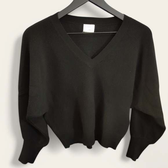 Dreamers By Debut Sweaters - Dreamers by Debut Women's size xsp Black v-neck Sweater